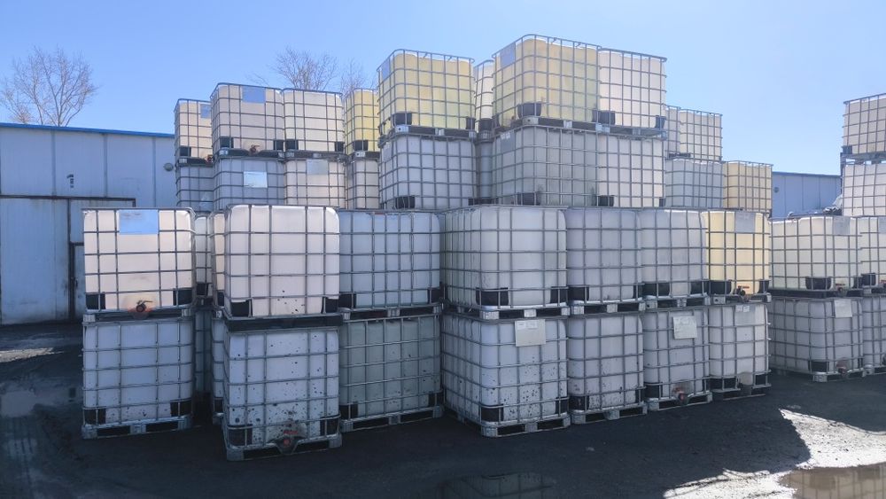 Продам кубовые бочки.