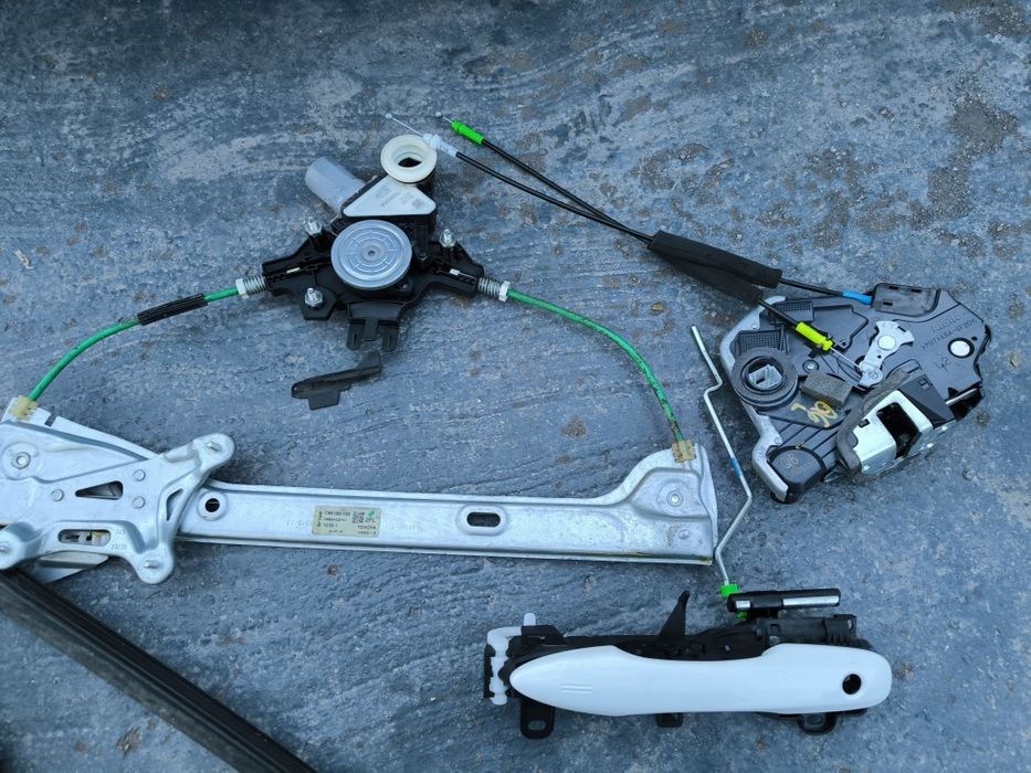 Vând jante  16 originale Toyota, accesorii portiera stângă față