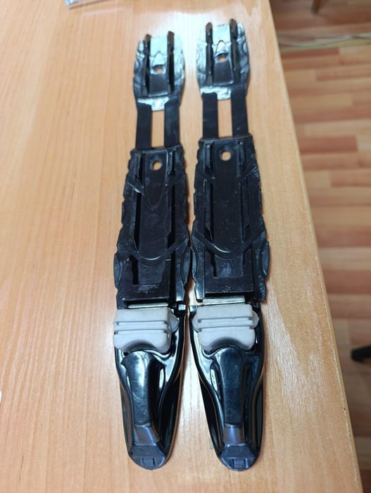 Продам крепление для беговых лыж