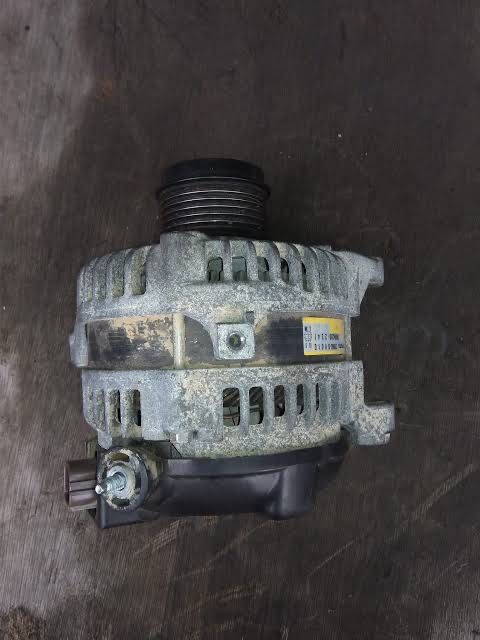 Тоиота камри 2,5  камри 50 генератор