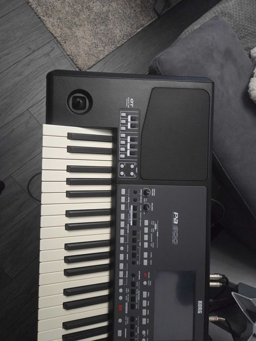 Продавам Синтезатор Korg PA 600 ORIENTAL