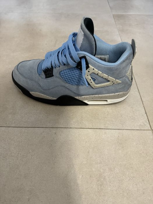 Jordan 4 University Blue