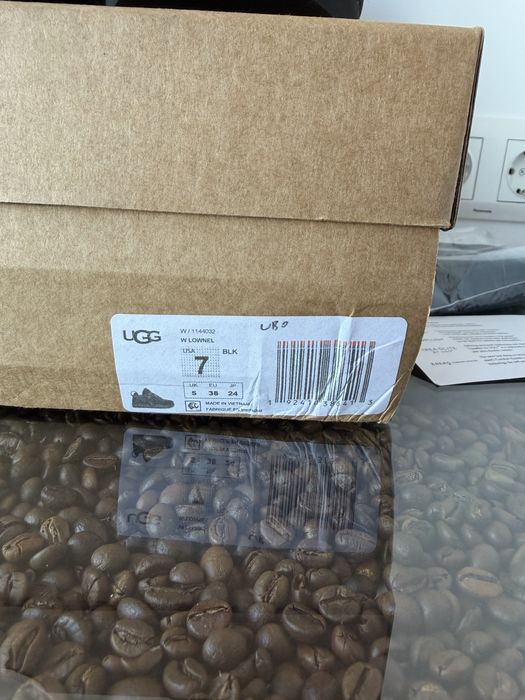 UGG Lowmel Triple Black