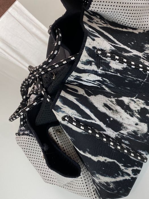 НАМАЛЕНИЕ Summerback black white