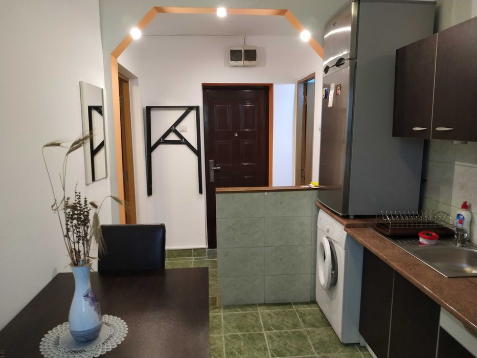 Vand Garsoniera | 25m2 | Et. 4 | Rm. Valcea | Zona Traian