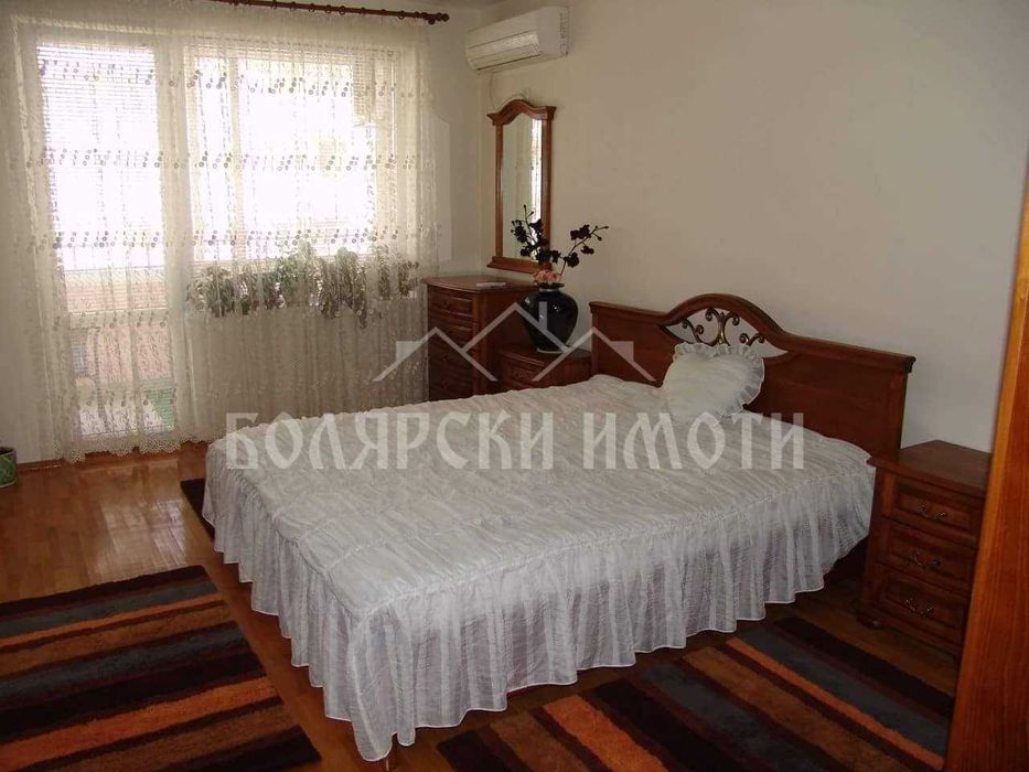 Дава се под наем Тристаен апартамент в Велико Търново, Колю Фичето - 75 кв.м за 448.8 € - Снимка #5