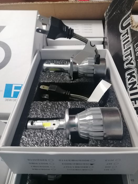 Set 2 becuri cu led 12/24 v pt faruri H4 H1 si H3 si H7 49 ron /set