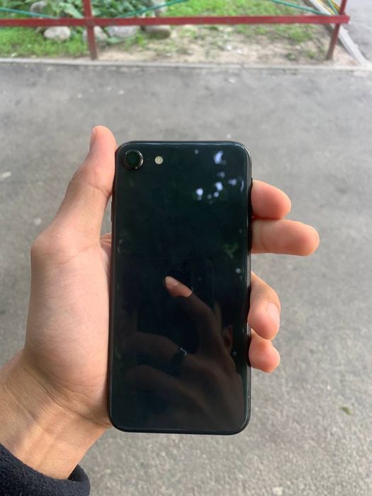 iPhone SE 3 2023