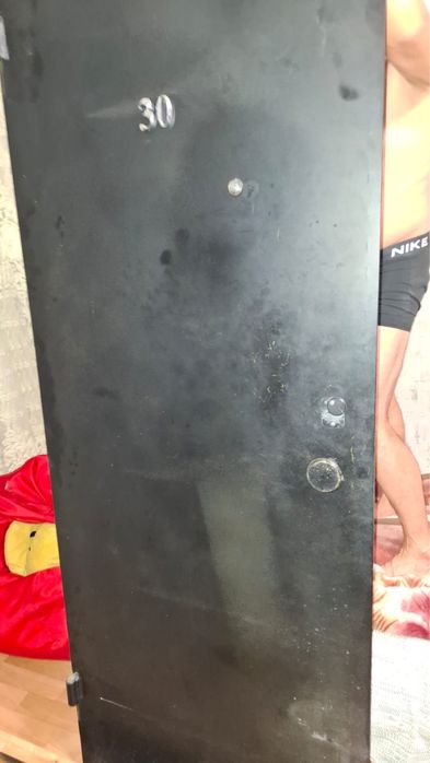 Продам железную дверь