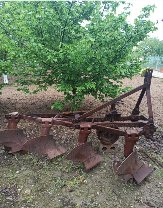 Плуг 5 х 25 масивна и здрава конструкция