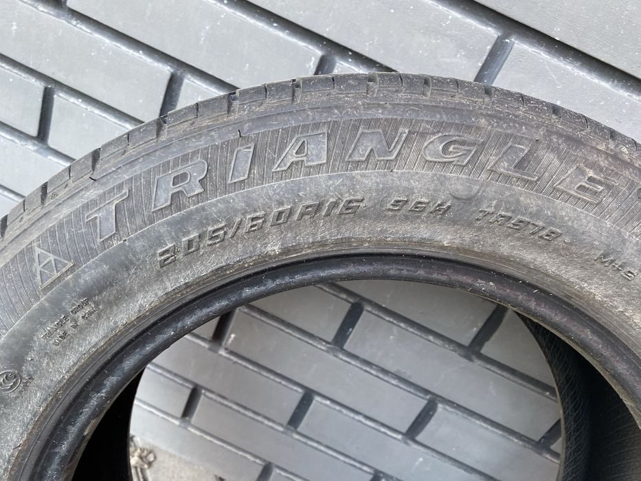 Продам шины только пара