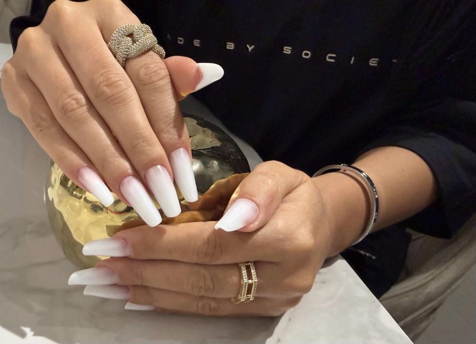 Unghii cu gel sectorul 2 la tine sau la mine