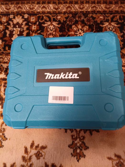 Шуруверт новый makita