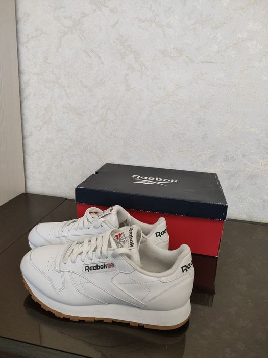 Reebok Classic 42р