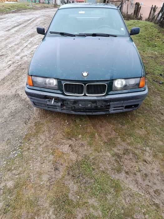 Продава се на Части BMW E36 1.8i бензин М43