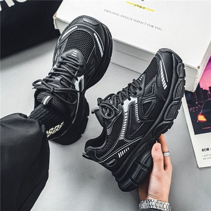 Yengil va qulay erkaklar sport krossovkasi – yozgi model 2025