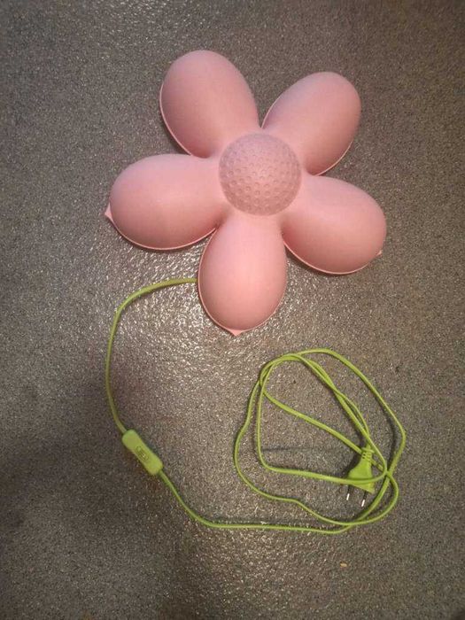 Aplica de perete roz Ikea