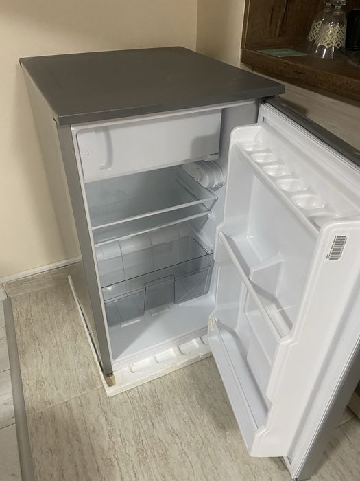 Хладилник  Crown 08