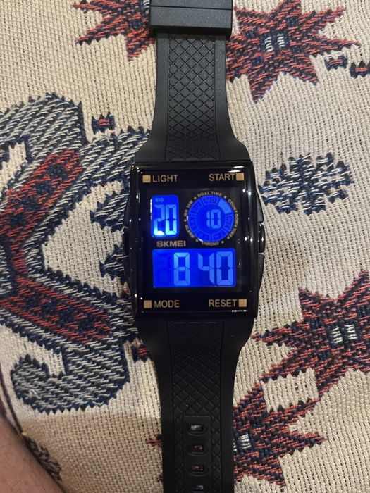 Часы электронные