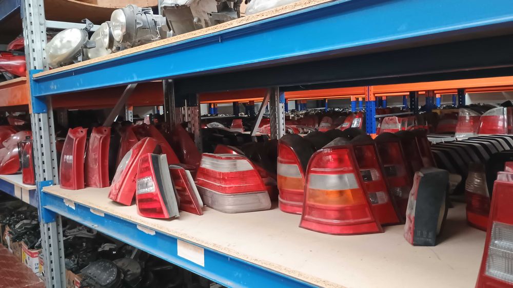 Употребявани Стопове, фарове, огледала
