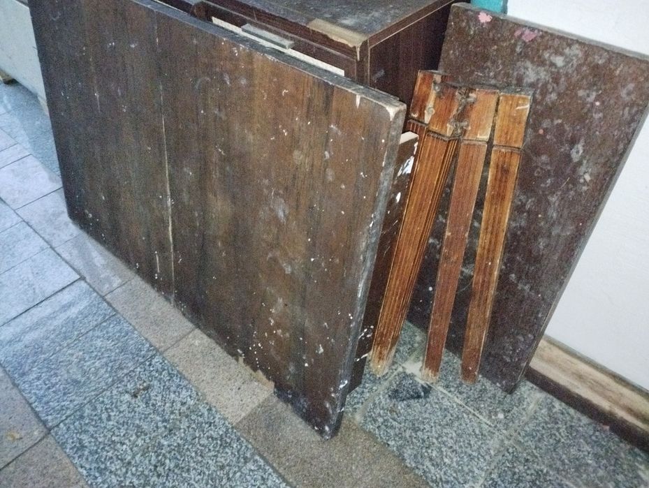 Стол в хорошем состояний