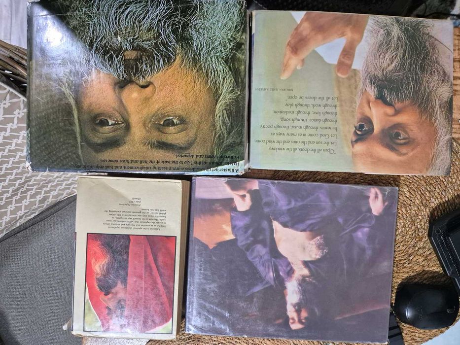 Продавам този лот ОШО 4 книги ,оригинални първи издания