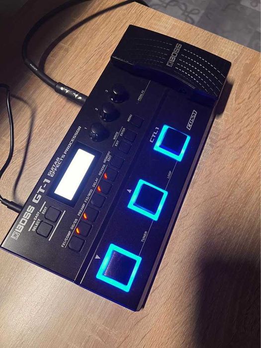 Процесор китара BOSS GT-1