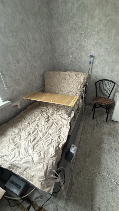 Кравать для инвалидов в лежачим састояние