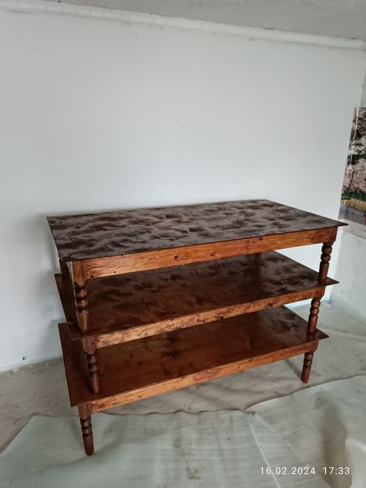 Стол. Джоза. Напольный стол.