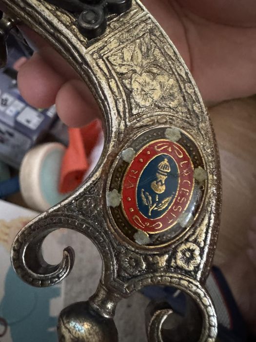 Декоративен старинен пистолет