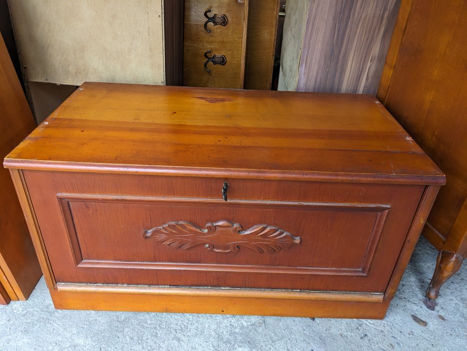 Dulapuri cireş - mobilă stil, sculptată