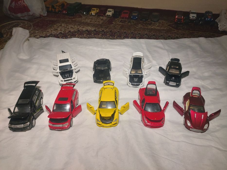 Kolleksion metal mashinalar