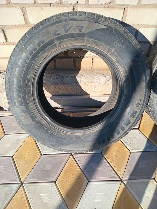 Продам комплект резины на 17