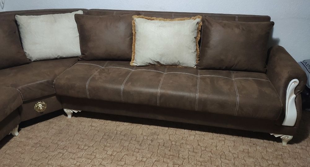 Разтегателен ъглов диван