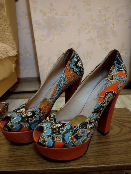 Продам женские обувь