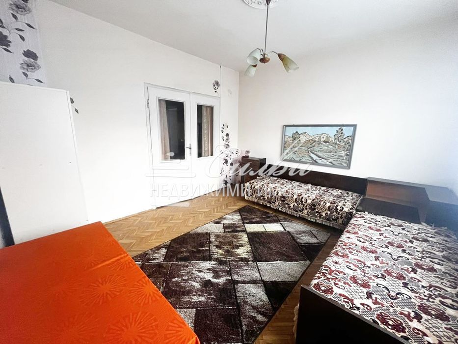 Продава се Тристаен апартамент в Шумен, Добруджански - 86 кв.м за 1779 €/кв.м - Снимка #1