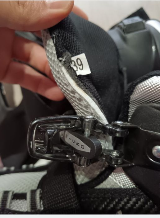 Кънки за лед Viking – НОВИ – размер 39 – Unisex