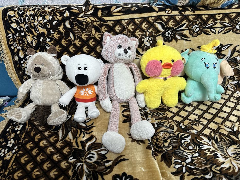 Мягкие игрушки………
