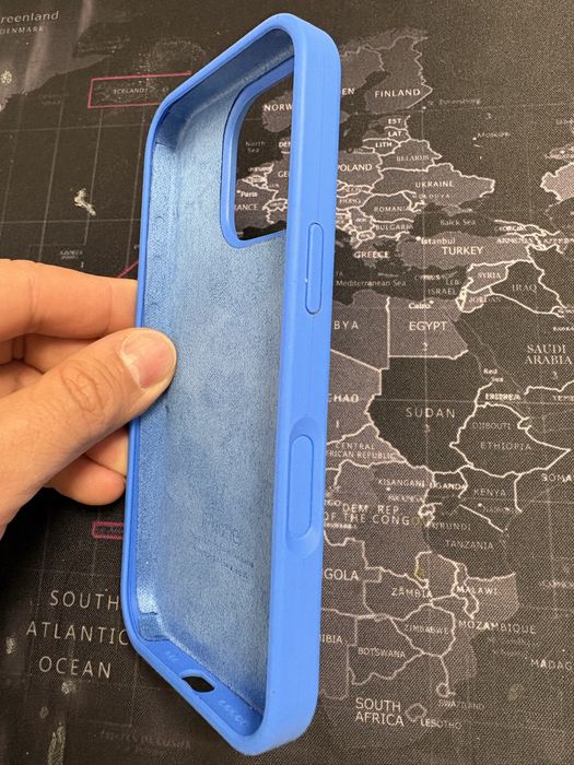 Husa iPhone 16 Pro Blue cu microfibra