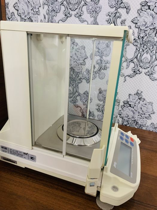 Аналитические весы