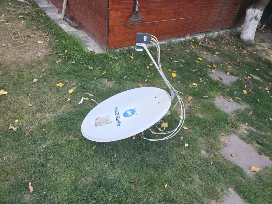 Antena satelit cu lnb