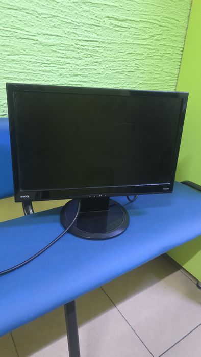 Монитор б/у, полностью рабочий