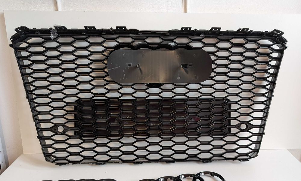 Решетка Ауди А8 Д4 Фейслифт RS Черен гланц Audi A8 D4 facelift Нова