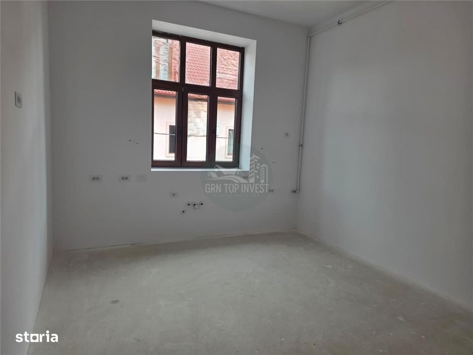 Apartament 3 camere 3 bai pivnita zona Centrala — fotografia 1