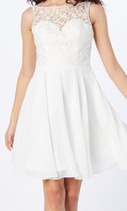 Бяла рокля за моминско или друг повод