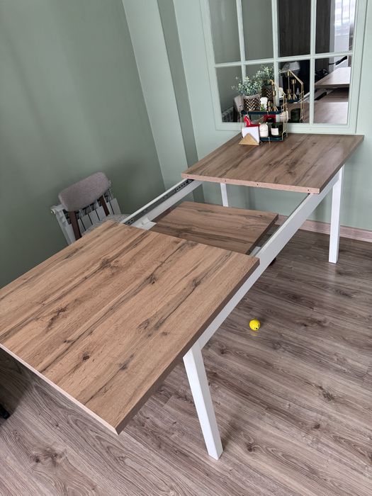 Стол обеденный