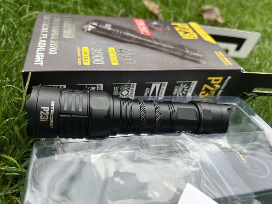 Lanterna Nitecore P23i