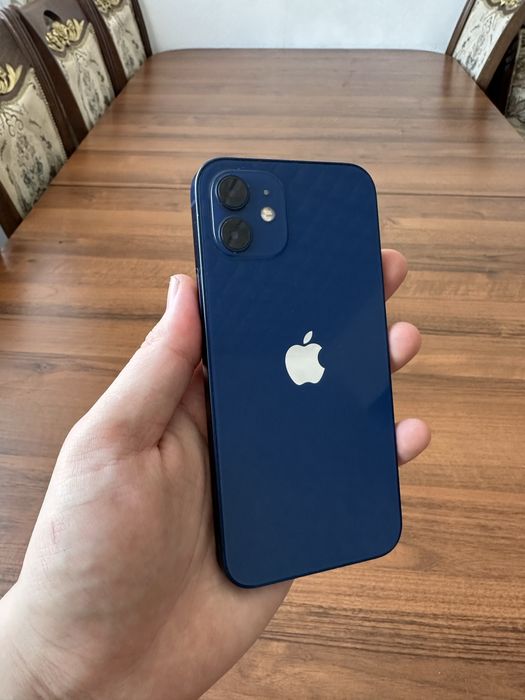 Продам Iphone 12