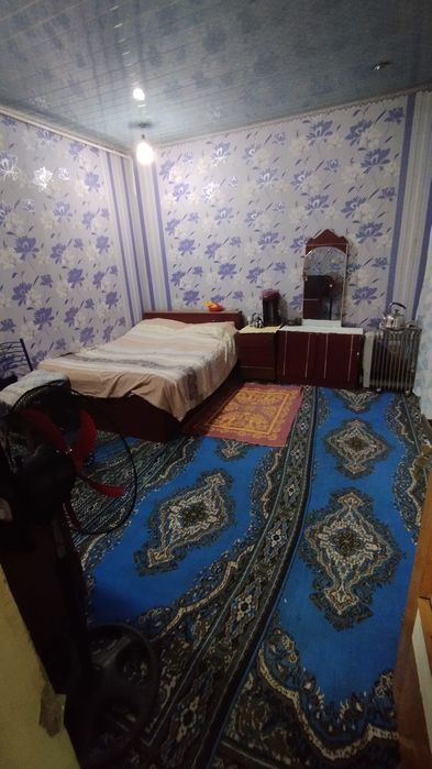 Uy sotiladi srochna 90000 tinchlikda