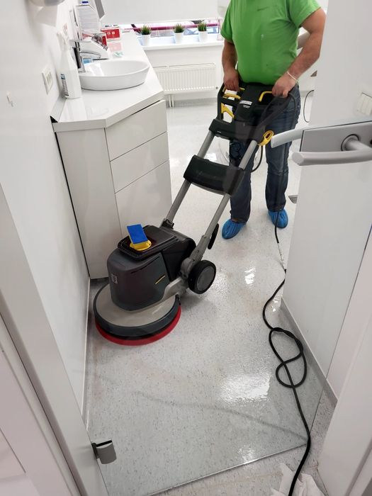 Cauti servicii de curățenie, spălătorie covoare, textile, tapițerii